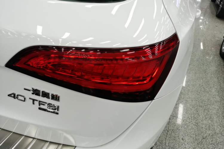 Used Audi Q5 2015 40 TFSI Technology Edition Right Rear Taillight
