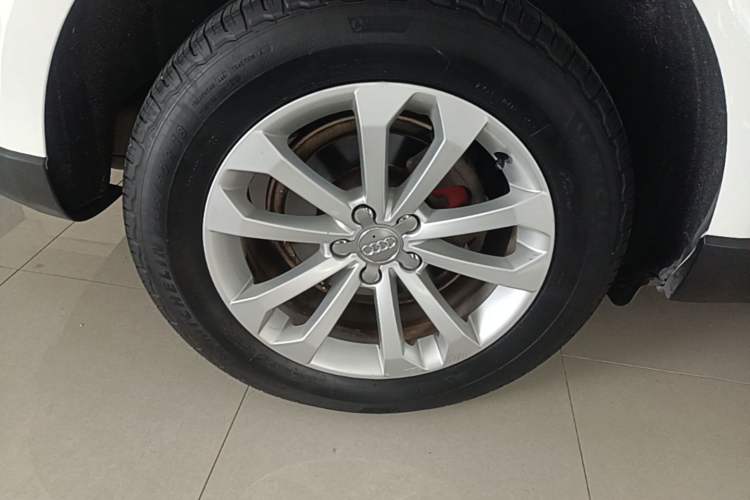 Used Audi Q5 2015 40 TFSI Technology Edition Right Rear Wheel Hub