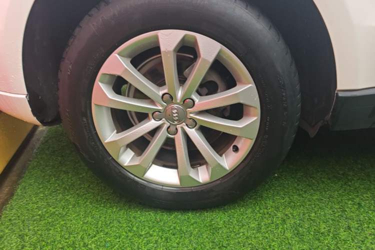 Used Audi Q5 2015 40 TFSI Technology Edition Right Rear Wheel Hub