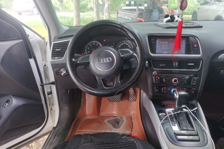 Used Audi Q5 2015 40 TFSI Trendy Edition Steering Wheel