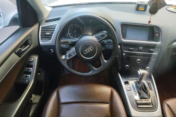 Used Audi Q5 2015 40 TFSI Technology Edition Steering Wheel