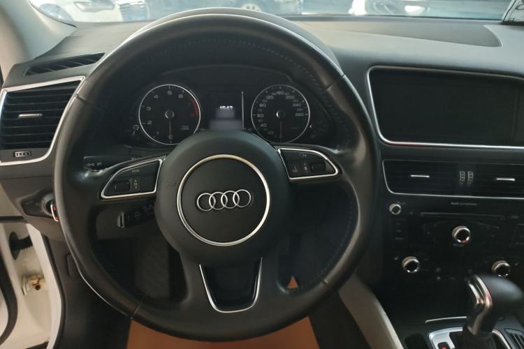 Used Audi Q5 2015 40 TFSI Technology Edition Steering Wheel