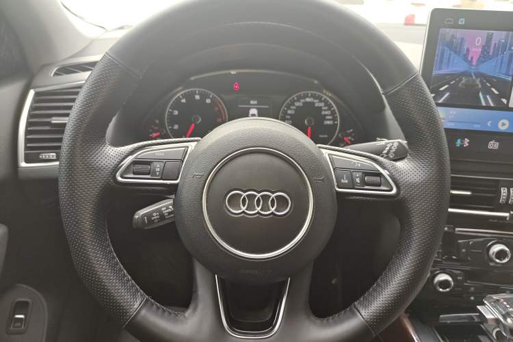 Used Audi Q5 2015 40 TFSI Technology Edition Steering Wheel