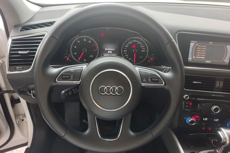 Used Audi Q5 2015 40 TFSI Technology Edition Steering Wheel