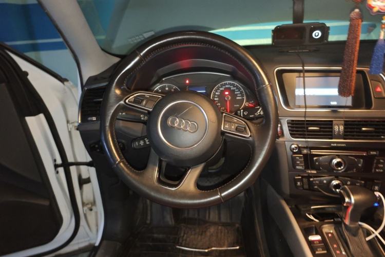 Used Audi Q5 2015 40 TFSI Technology Edition Steering Wheel