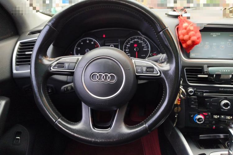 Used Audi Q5 2015 40 TFSI Technology Edition Steering Wheel
