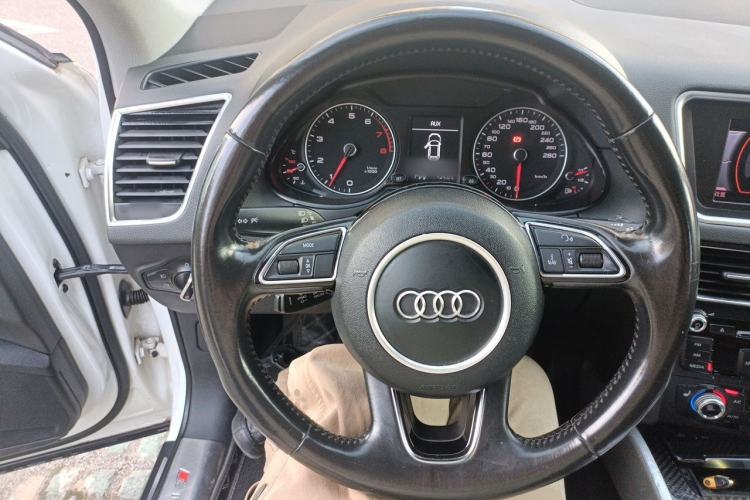 Used Audi Q5 2015 40 TFSI Technology Edition Steering Wheel