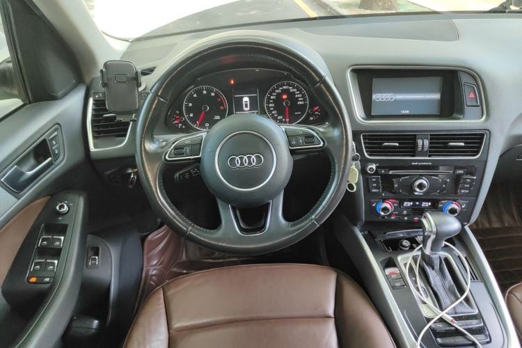 Used Audi Q5 2015 40 TFSI Technology Edition Steering Wheel