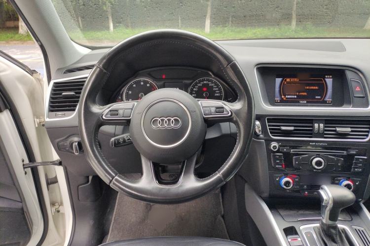 Used Audi Q5 2015 40 TFSI Technology Edition Steering Wheel