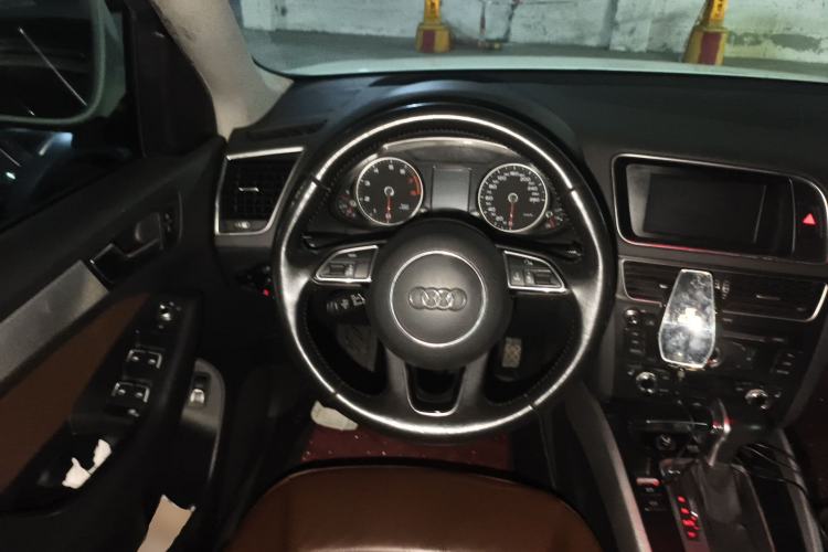 Used Audi Q5 2015 40 TFSI Technology Edition Steering Wheel
