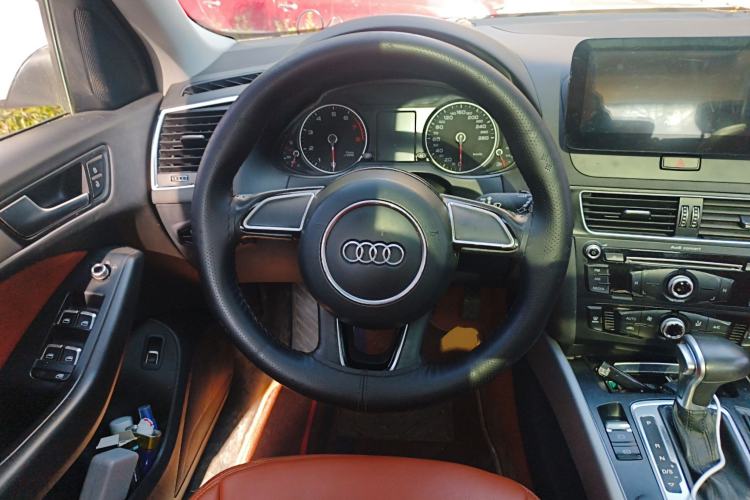 Used Audi Q5 2015 40 TFSI Trendy Edition Steering Wheel