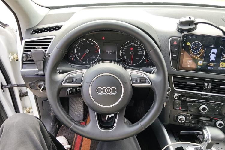 Used Audi Q5 2015 40 TFSI Technology Edition Steering Wheel