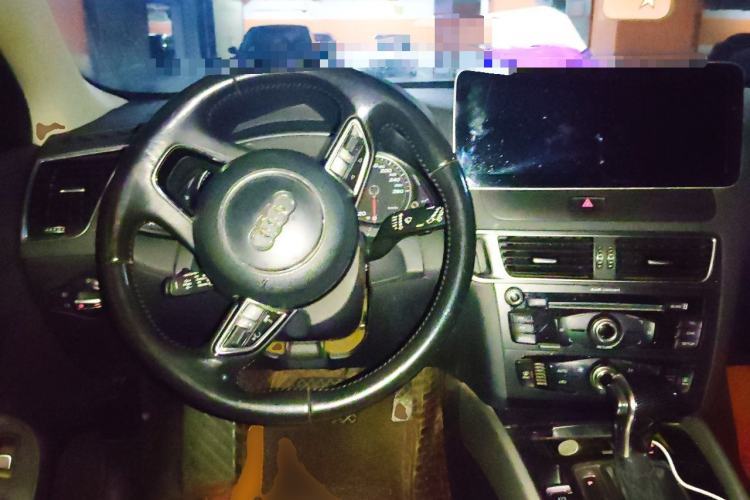 Used Audi Q5 2015 40 TFSI Trendy Edition Steering Wheel