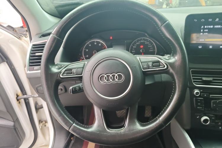 Used Audi Q5 2015 40 TFSI Technology Edition Steering Wheel
