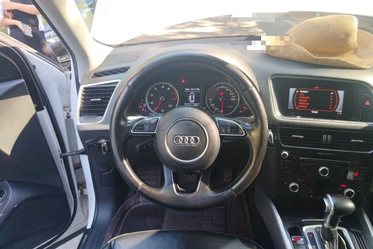 Used Audi Q5 2015 40 TFSI Technology Edition Steering Wheel
