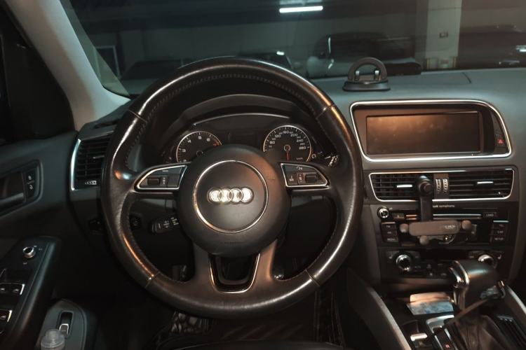 Used Audi Q5 2015 40 TFSI Technology Edition Steering Wheel
