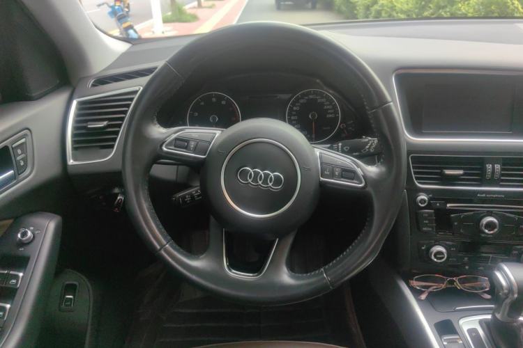 Used Audi Q5 2015 40 TFSI Technology Edition Steering Wheel