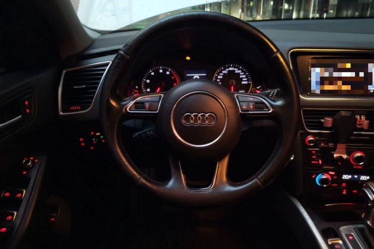Used Audi Q5 2015 40 TFSI Technology Edition Steering Wheel