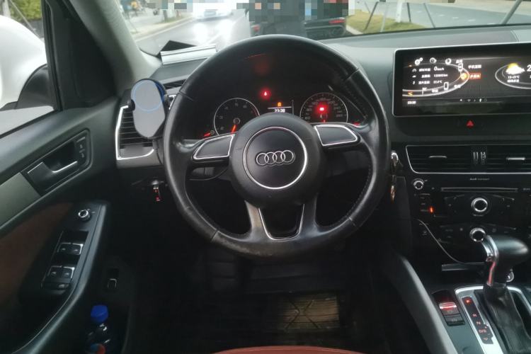Used Audi Q5 2015 40 TFSI Trendy Edition Steering Wheel