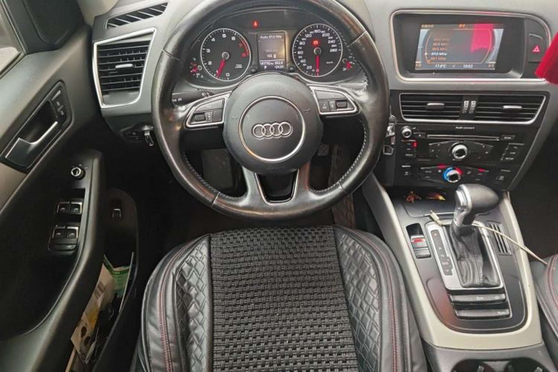Used Audi Q5 2015 40 TFSI Trendy Edition Steering Wheel