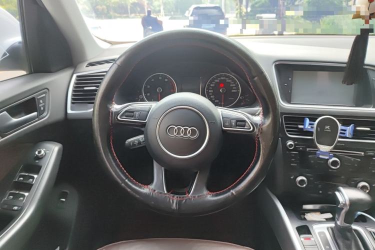 Used Audi Q5 2015 40 TFSI Technology Edition Steering Wheel