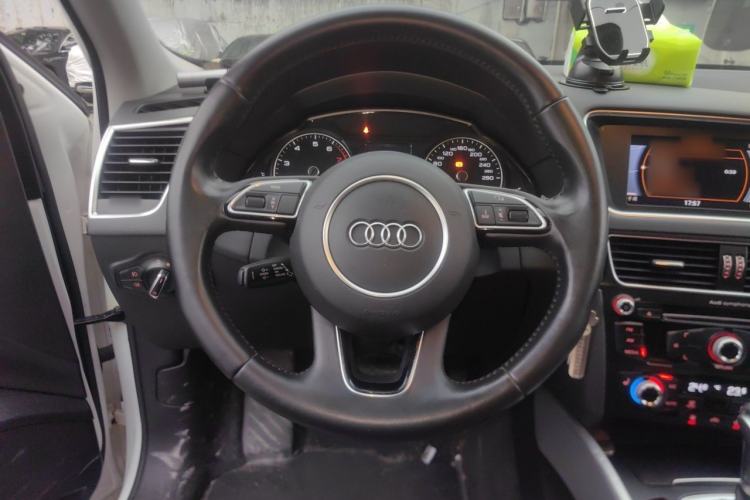 Used Audi Q5 2015 40 TFSI Technology Edition Steering Wheel