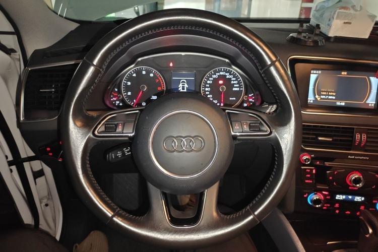 Used Audi Q5 2015 40 TFSI Technology Edition Steering Wheel