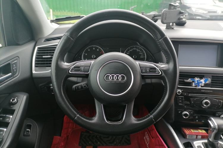 Used Audi Q5 2015 40 TFSI Trendy Edition Steering Wheel