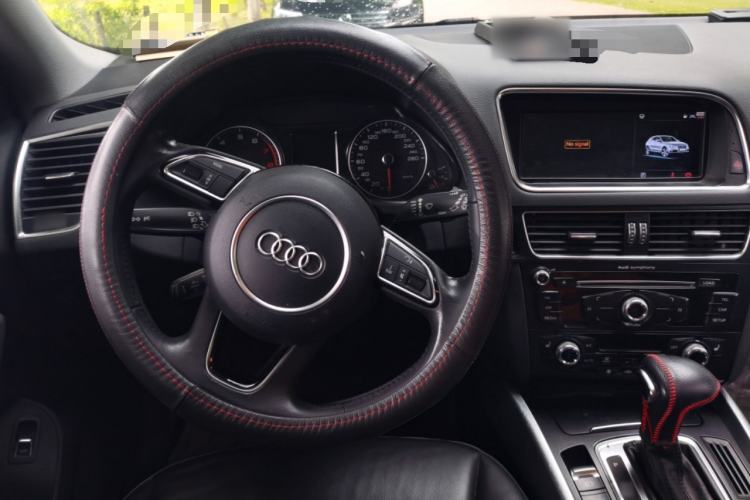 Used Audi Q5 2015 40 TFSI Technology Edition Steering Wheel