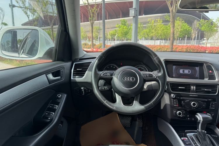 Used Audi Q5 2015 40 TFSI Technology Edition Steering Wheel
