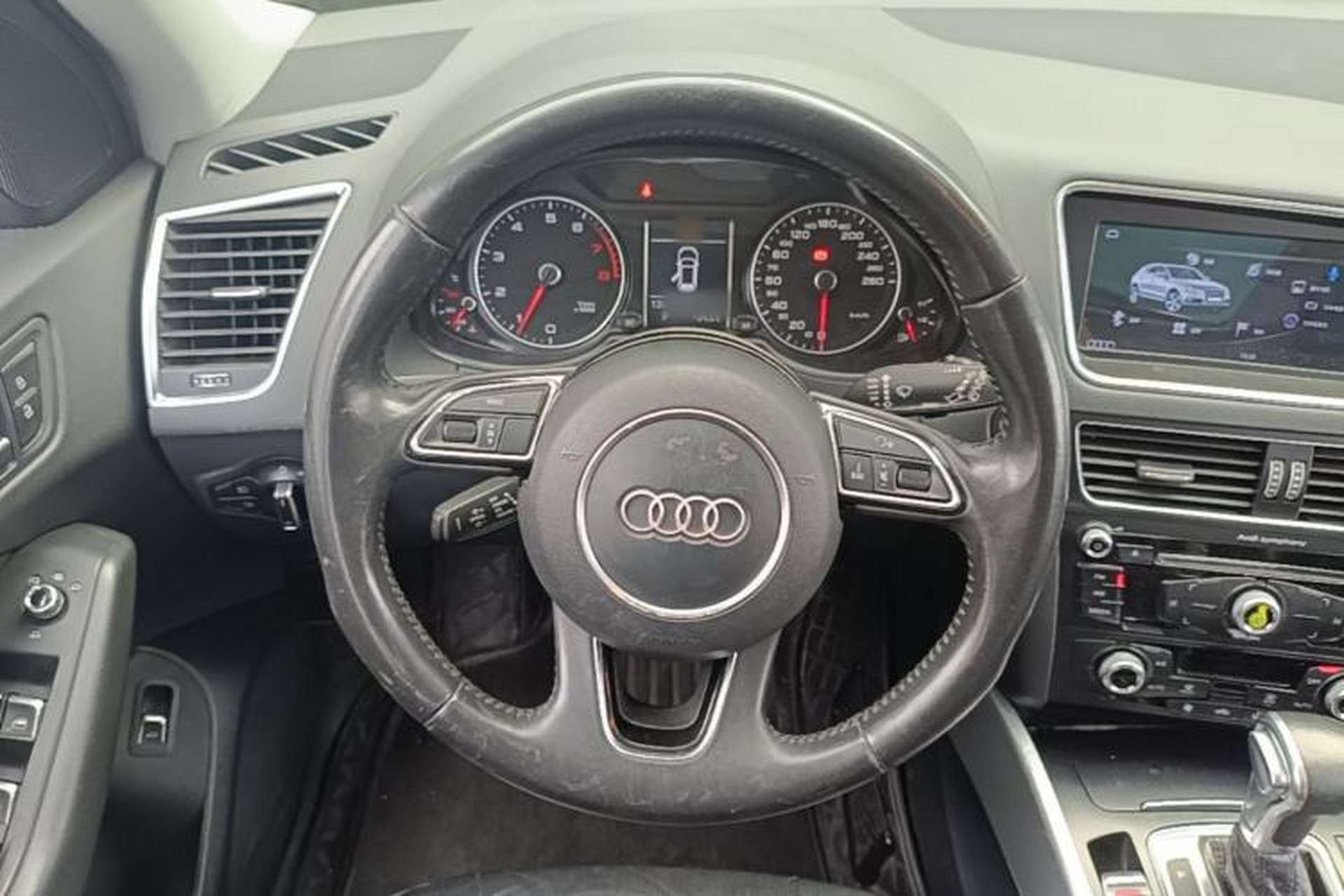 Used Audi Q5 2015 40 TFSI Trendy Edition Steering Wheel