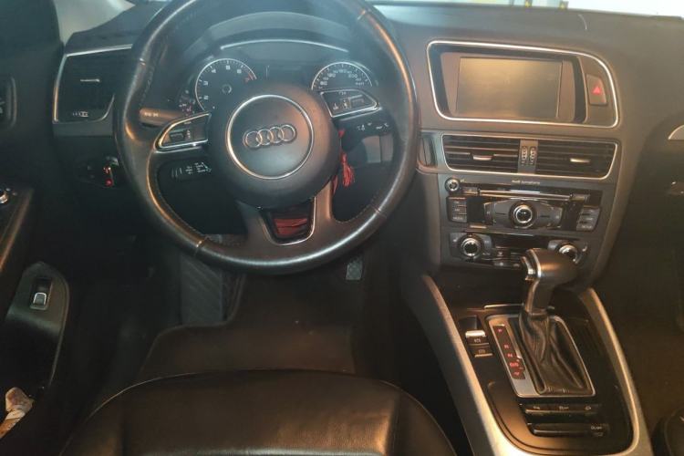 Used Audi Q5 2015 40 TFSI Technology Edition Steering Wheel