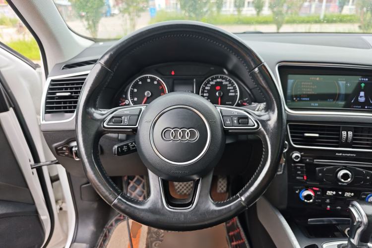 Used Audi Q5 2015 40 TFSI Technology Edition Steering Wheel