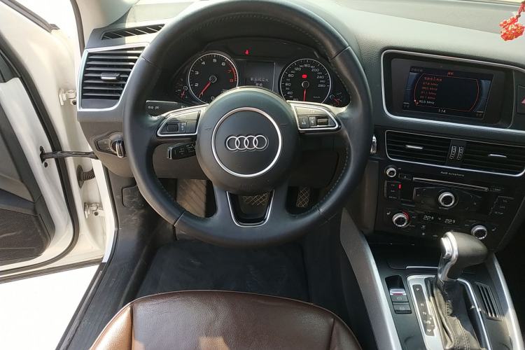 Used Audi Q5 2015 40 TFSI Technology Edition Steering Wheel