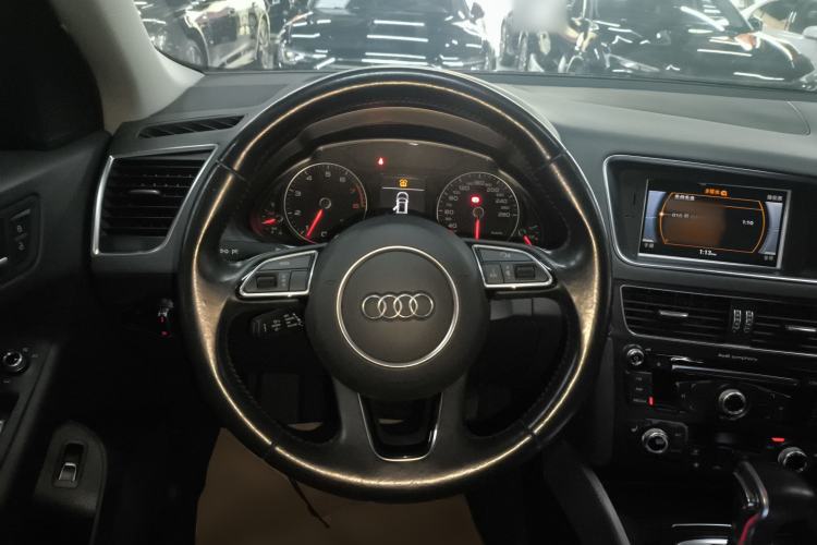 Used Audi Q5 2015 40 TFSI Technology Edition Steering Wheel