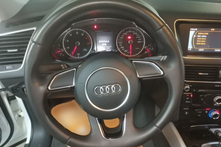 Used Audi Q5 2015 40 TFSI Trendy Edition Steering Wheel