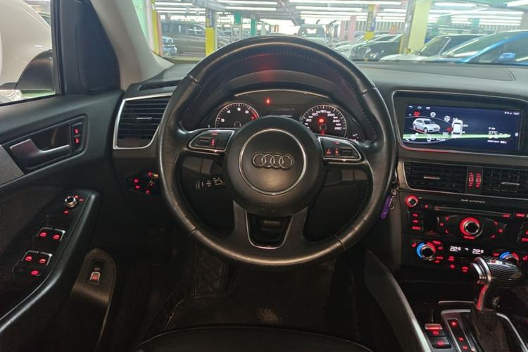 Used Audi Q5 2015 40 TFSI Technology Edition Steering Wheel