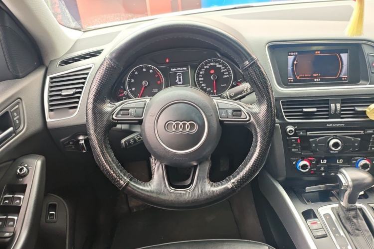 Used Audi Q5 2015 40 TFSI Technology Edition Steering Wheel