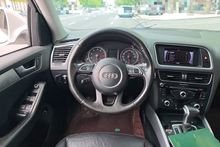 Used Audi Q5 2015 40 TFSI Technology Edition Steering Wheel