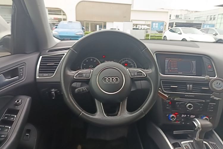 Used Audi Q5 2015 40 TFSI Technology Edition Steering Wheel