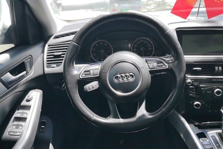 Used Audi Q5 2015 40 TFSI Technology Edition Steering Wheel
