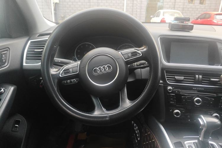 Used Audi Q5 2015 40 TFSI Technology Edition Steering Wheel
