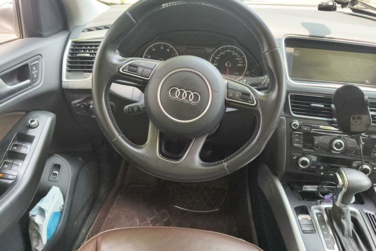 Used Audi Q5 2015 40 TFSI Technology Edition Steering Wheel