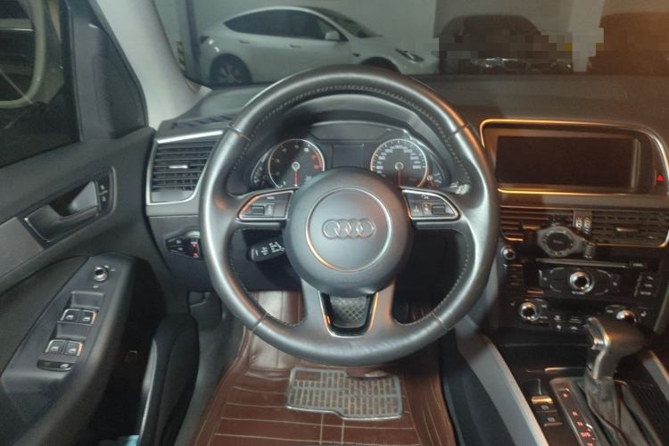 Used Audi Q5 2015 40 TFSI Technology Edition Steering Wheel