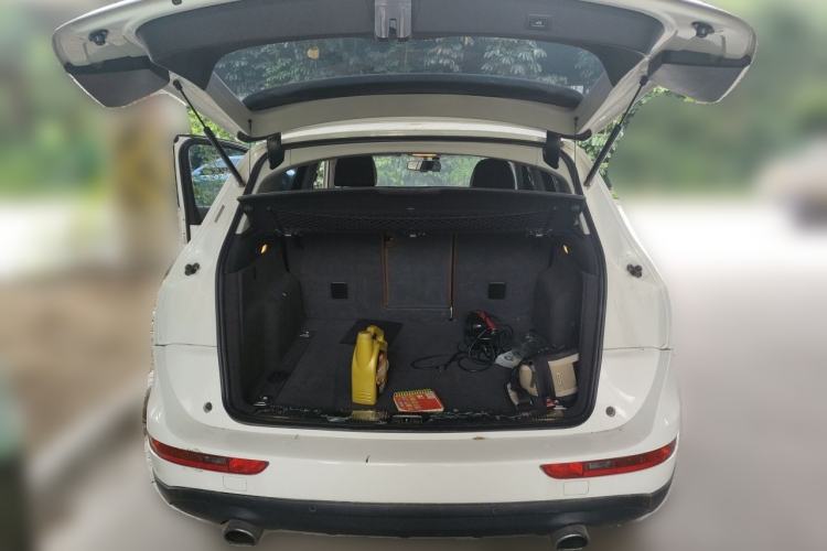 Used Audi Q5 2015 40 TFSI Comfort Model Trunk