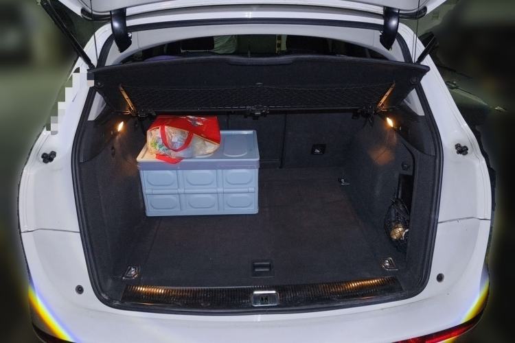 Used Audi Q5 2015 40 TFSI Comfort Model Trunk