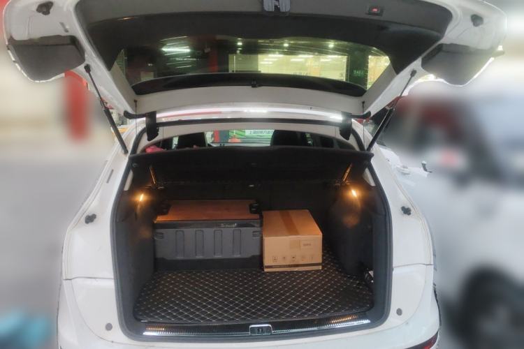 Used Audi Q5 2015 40 TFSI Comfort Model Trunk