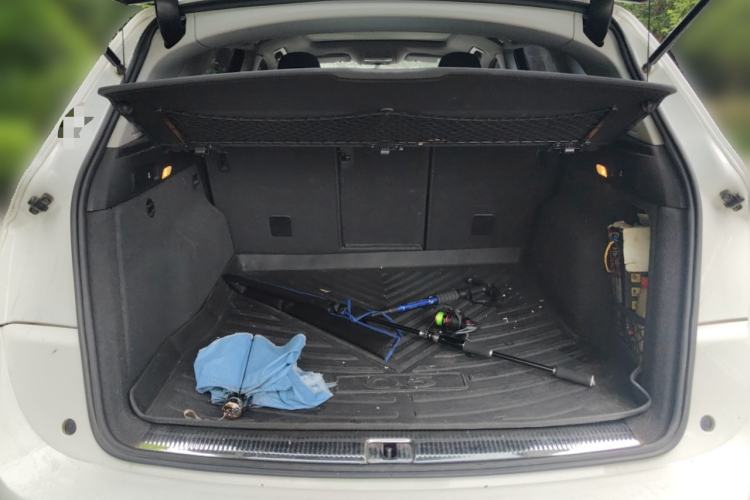 Used Audi Q5 2015 40 TFSI Comfort Model Trunk