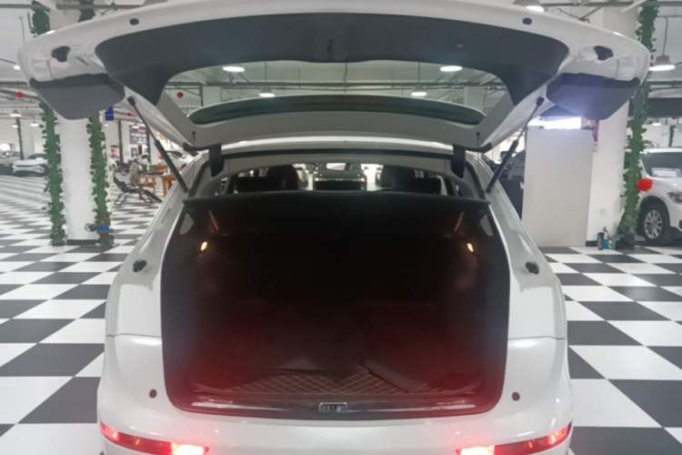 Used Audi Q5 2015 40 TFSI Technology Edition Trunk