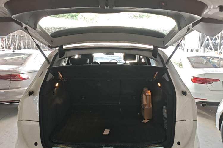 Used Audi Q5 2015 40 TFSI Technology Edition Trunk